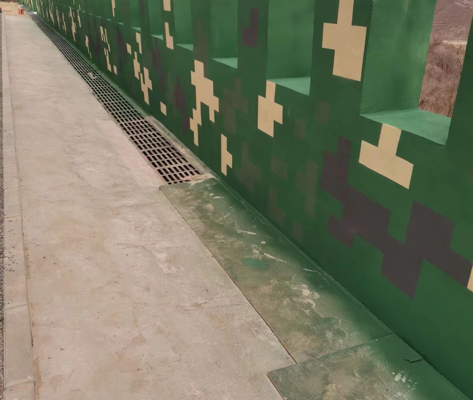 东方围墙迷彩喷涂,数迷彩漆